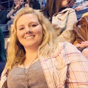 Meet your Posher, Desiree